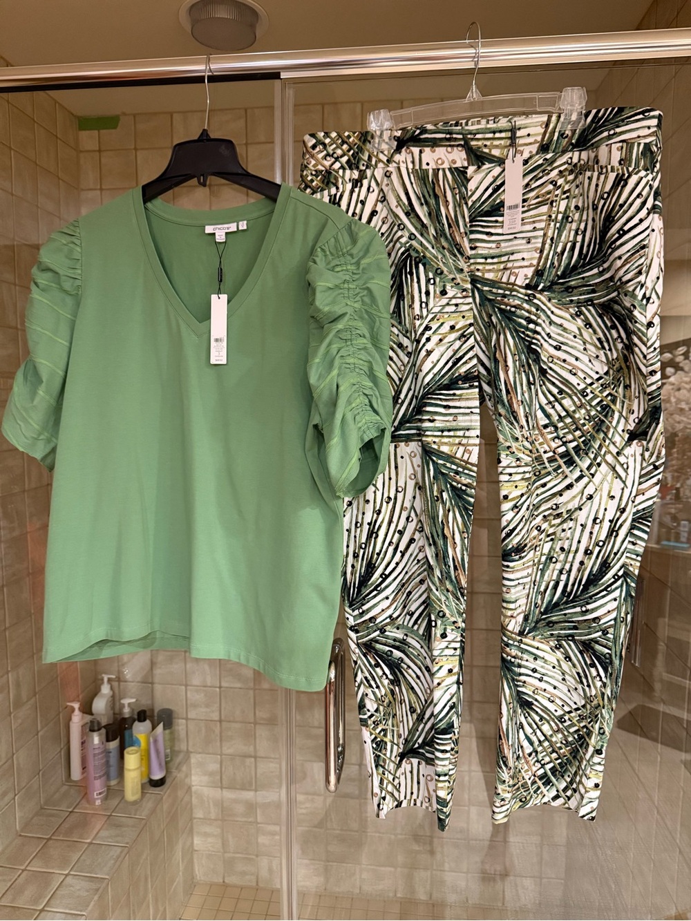 Chico's Green Ruffle-Sleeve Top (Size 3) with Palm-Print Skinny Pants (Size 3.5)
